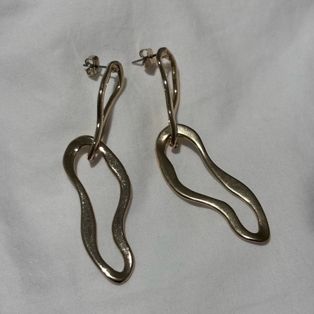 Elegant Gold Dangle Earrings